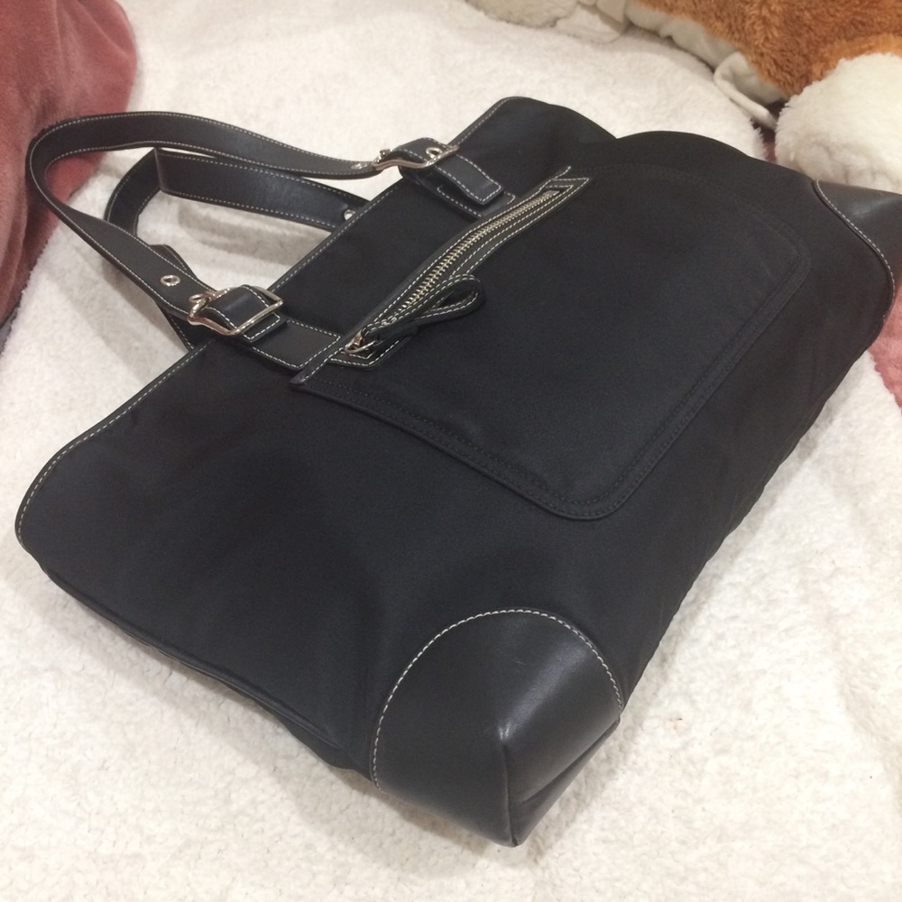 Coach bag 💯% authentic!! - Picture 8 of 13